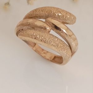 انگشتر زنانه طلاروس تراش سندبلاس