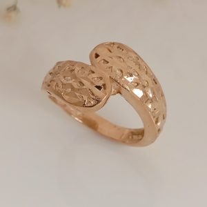 انگشتر زنانه طلاروس چپ راست ماری