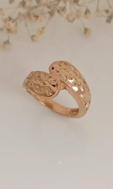 خرید انگشتر زنانه طلاروس چپ راست ماری