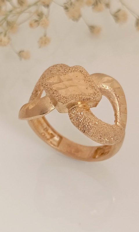 خرید انگشتر زنانه طلاروس مربعی