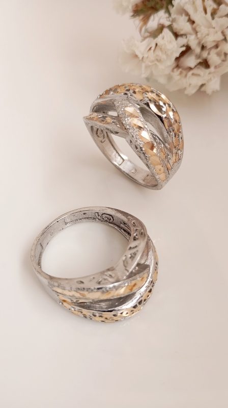 خرید انگشتر زنانه تراش دورنگ سندبلاس